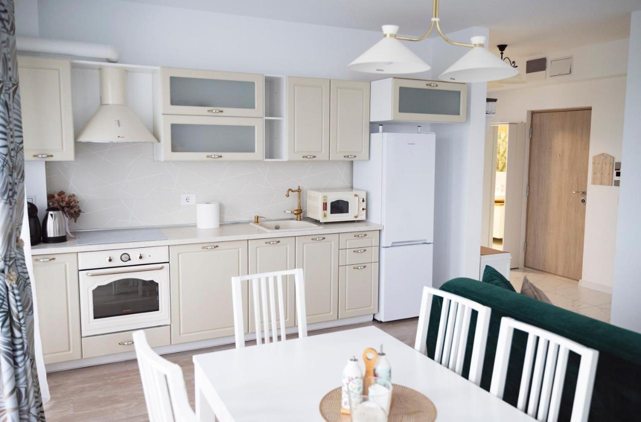 Elis Apartment By Oasis Homes Oradea Buitenkant foto