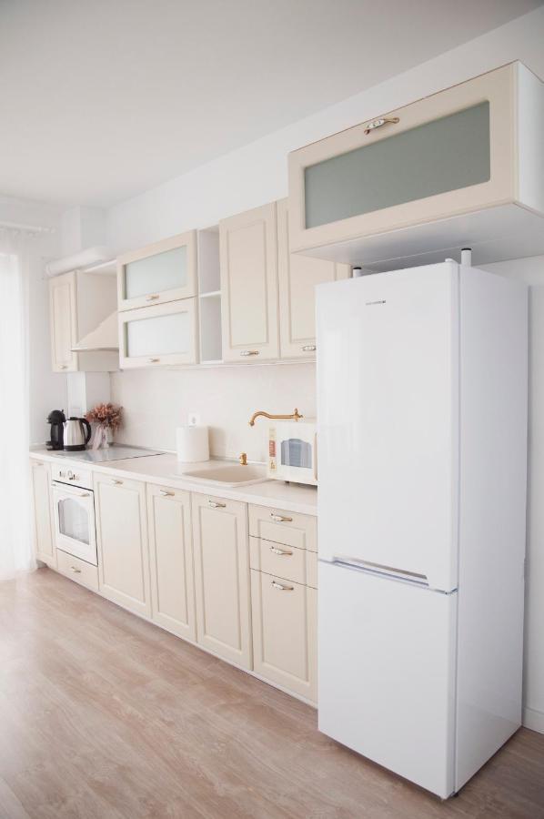 Elis Apartment By Oasis Homes Oradea Buitenkant foto